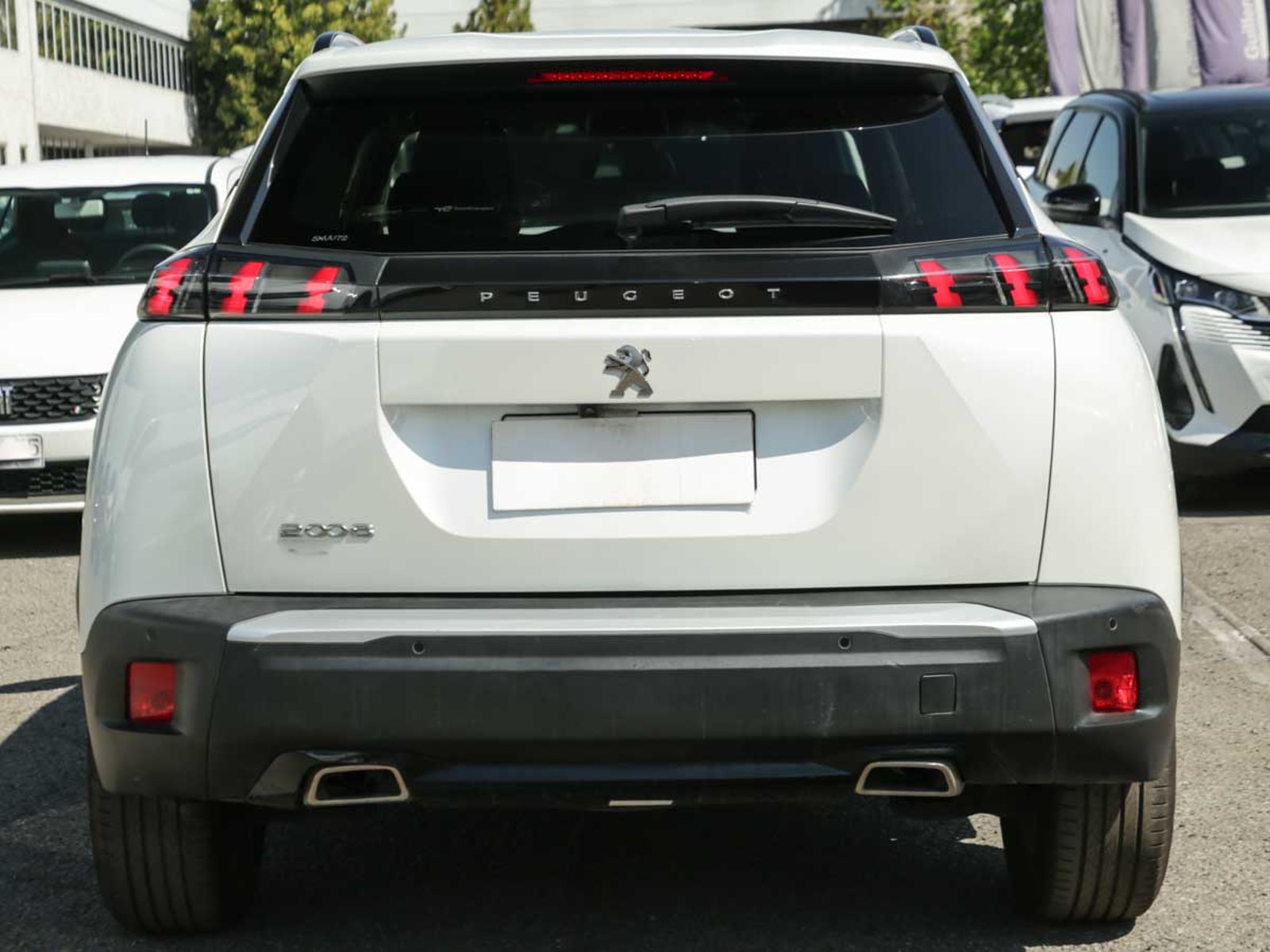 PEUGEOT 2008 ALLURE PACK PURETECH 130 EAT8 2023 - Imagen 5 de 13