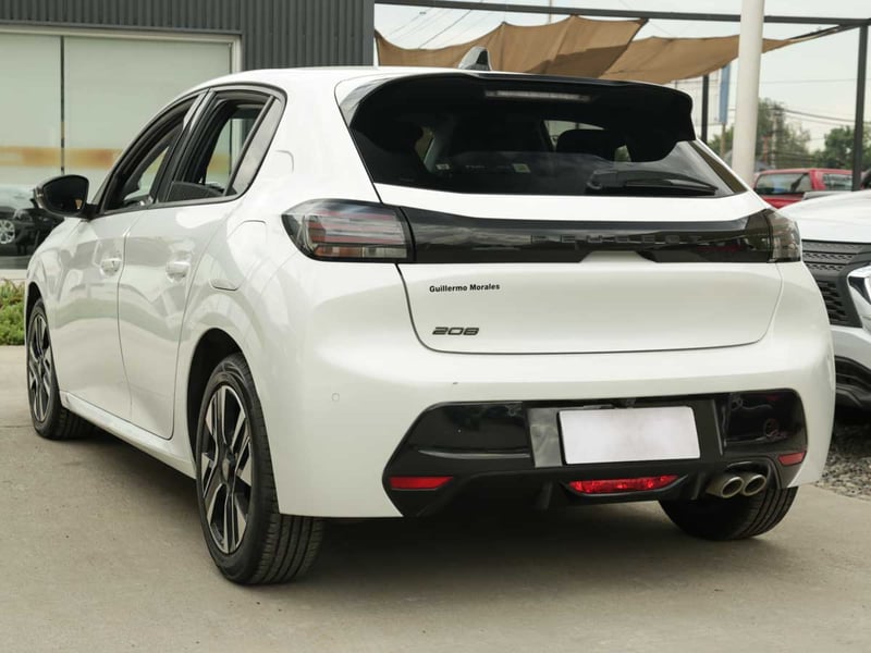 Peugeot 208 MCA ALLURE PURETECH 130 EAT8 2024 - Imagen 3 de 8