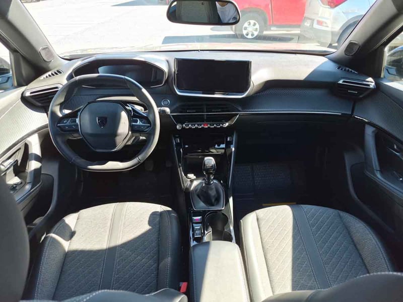 Peugeot 2008 ALLURE 130 1.2 2024 - Imagen 8 de 8