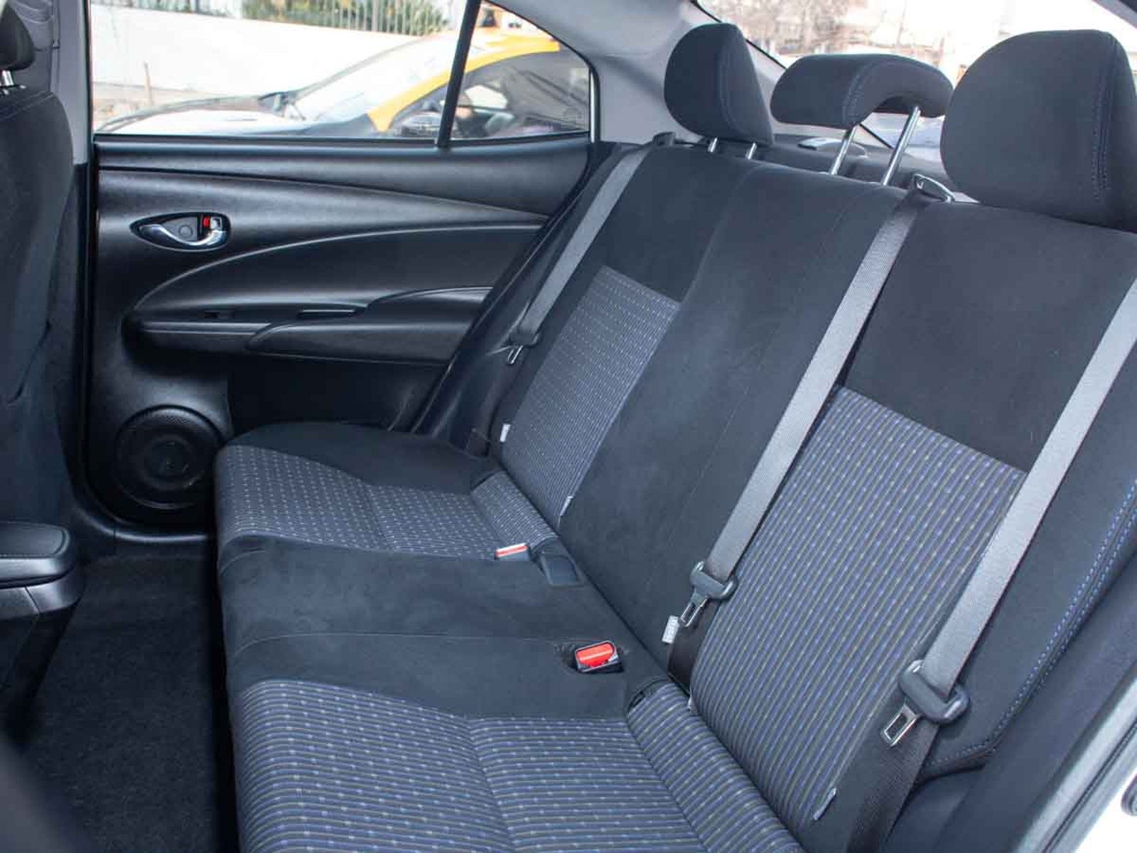 Toyota YARIS SEDAN GLI 1.5 2022 - Imagen 8 de 8
