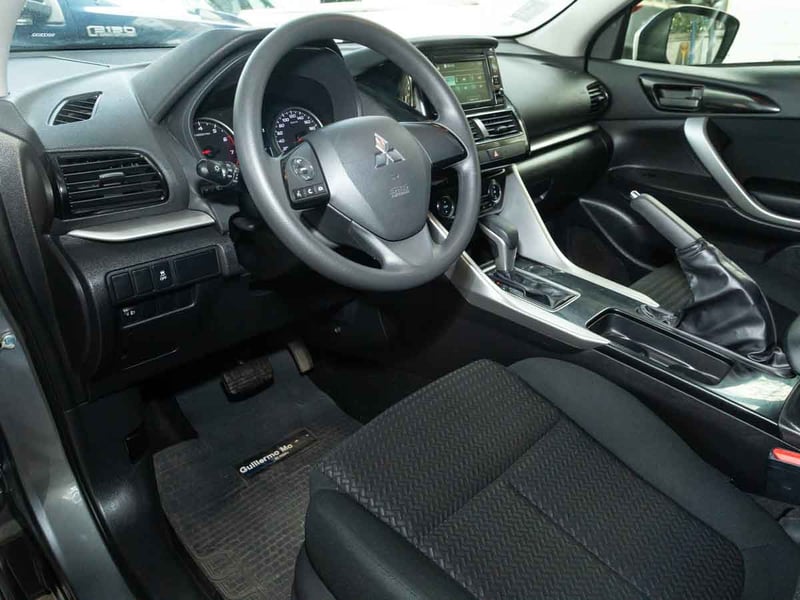 Mitsubishi ECLIPSE CROSS RX 1.5 4X2 AT 2022 - Imagen 6 de 8