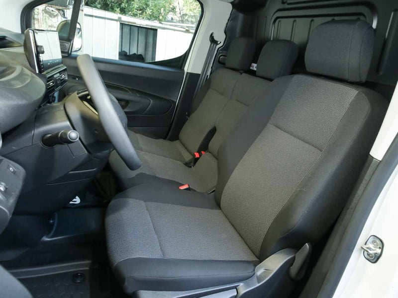 Peugeot PARTNER MCA L1 DIESEL 100HP MT 2026 - Imagen 7 de 8