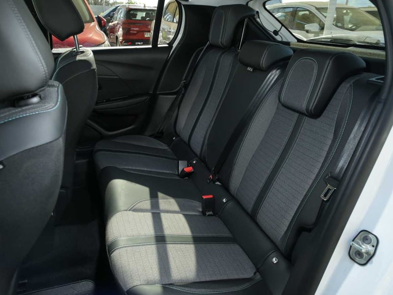 Peugeot 208 ALLURE PACK PURETECH 130 EAT8 2024 - Imagen 8 de 8