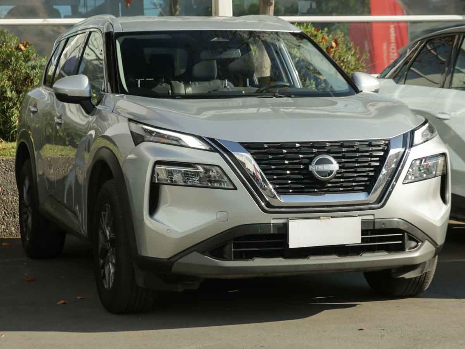 Nissan X TRAIL SENSE 2.5 AUT 2025 - Foto 2 de 8