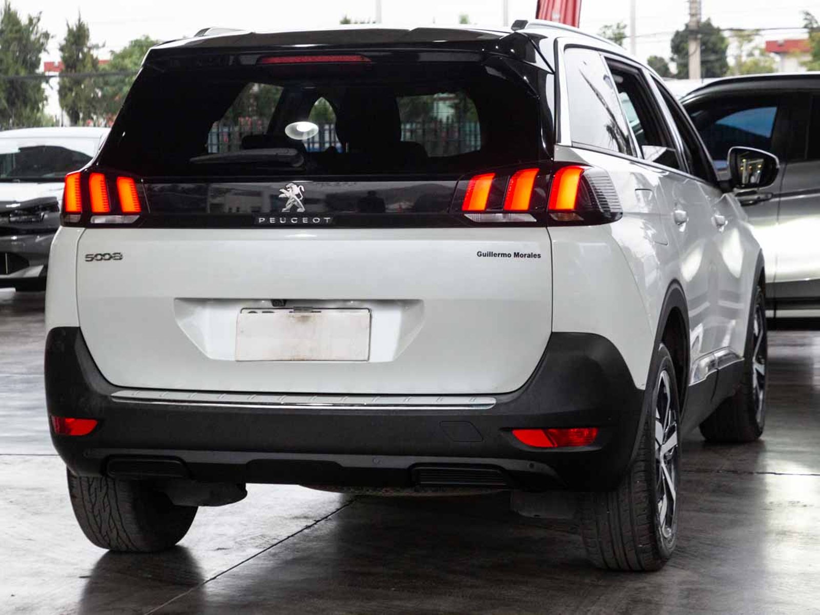 Peugeot 5008 ALLURE PACK BLUEHDI 130 EAT8 2023 - Imagen 4 de 8