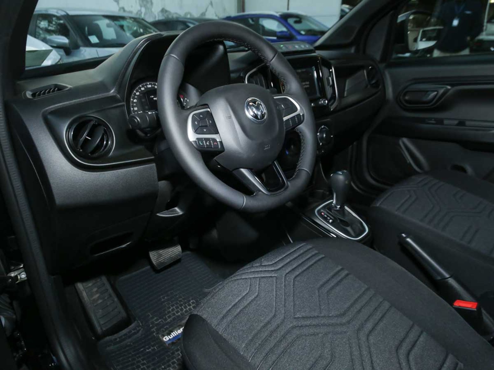 RAM 700 BIGHORN CREW CAB 1.3 CVT 2026 - Imagen 6 de 8