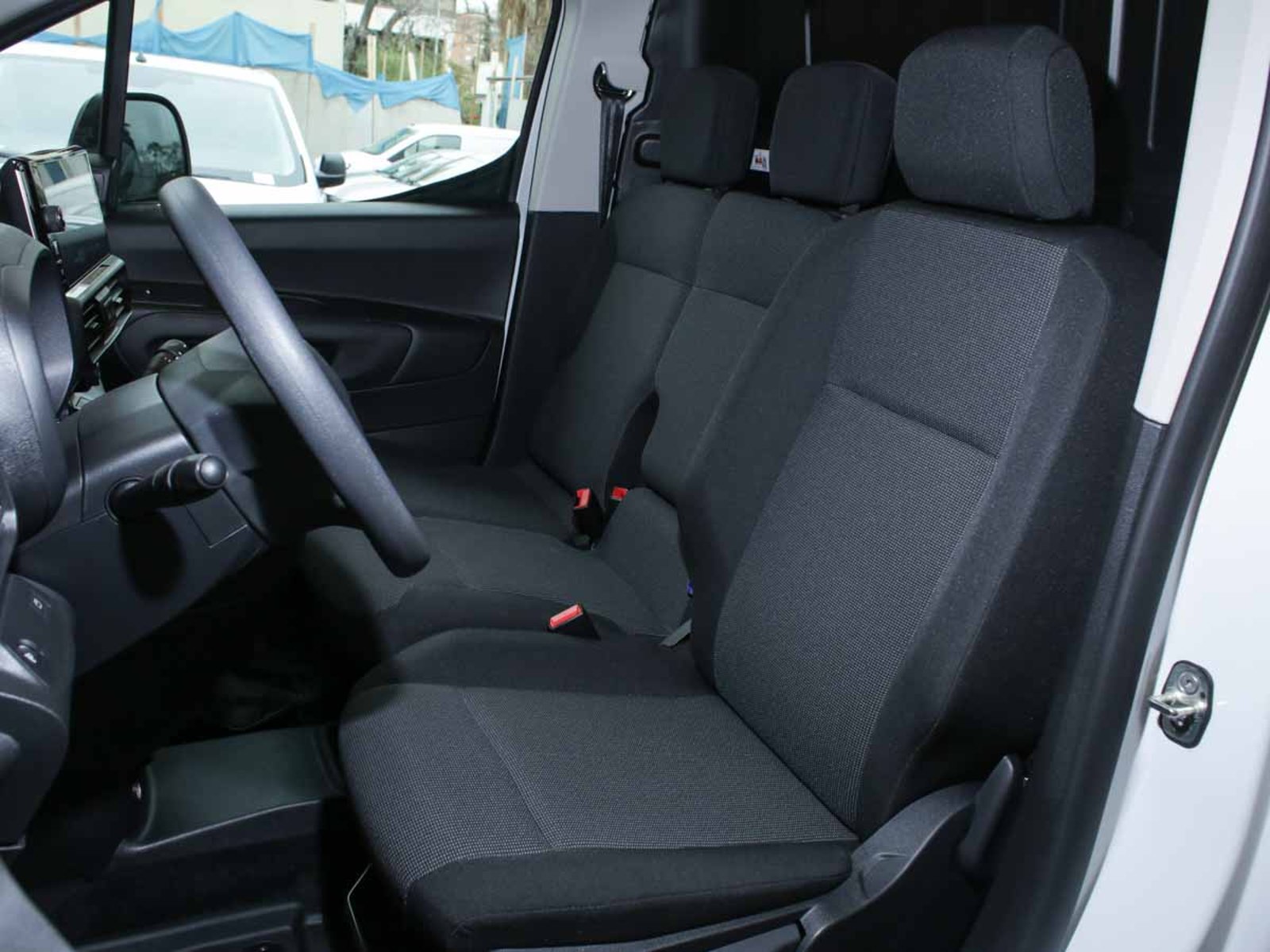 Citroën BERLINGO MCA M DIESEL 100HP MT 2026 - Imagen 7 de 8