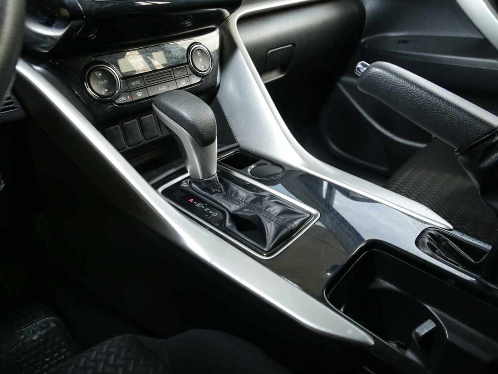 MITSUBISHI ECLIPSE CROSS RX 1.5 AUT 2023 - Imagen 9 de 13