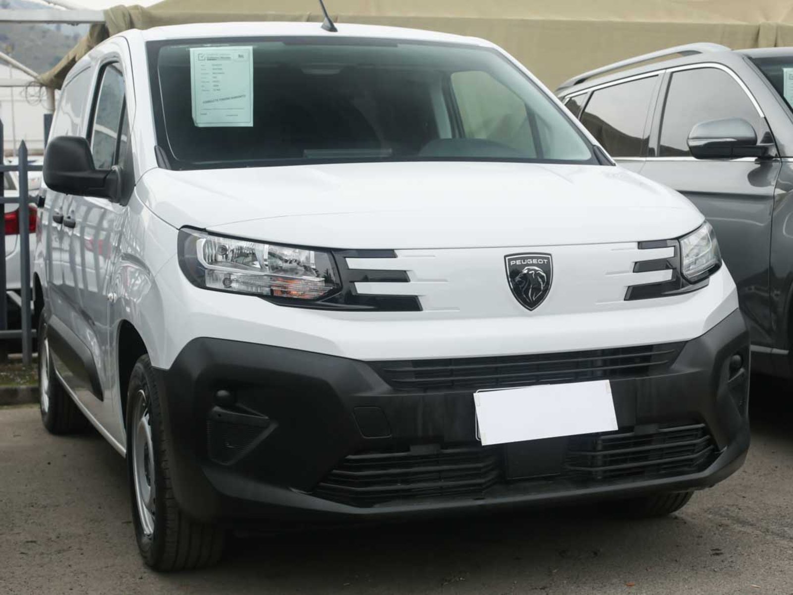 Peugeot PARTNER MCA L1 DIESEL 100HP MT 2026 - Foto 2 de 8