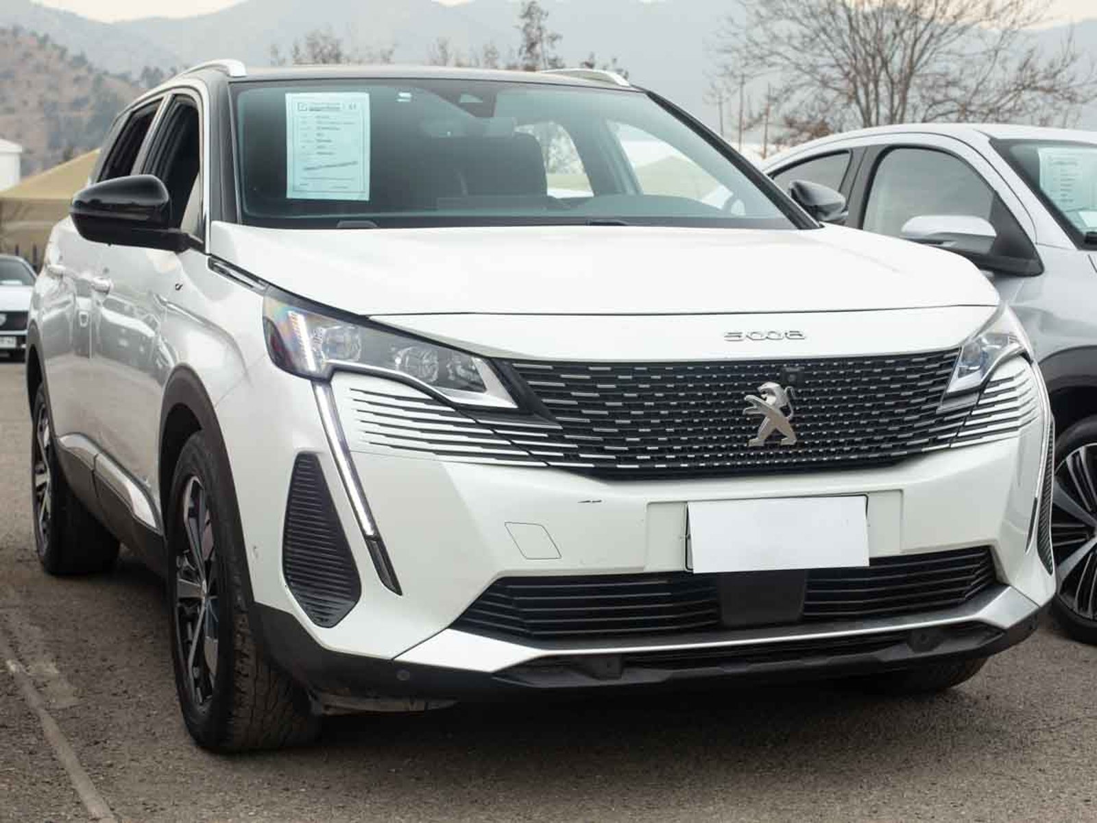 Peugeot 5008 GT PURETECH 180 EAT8 2022 - Foto 2 de 8