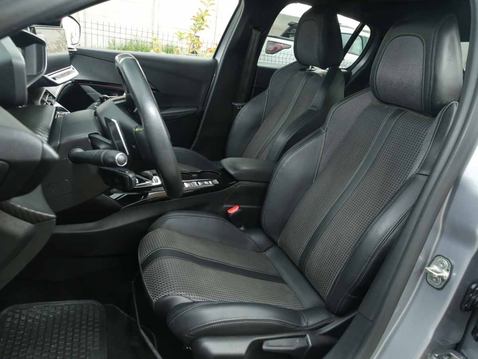Peugeot 208 2021 - Imagen 7 de 8