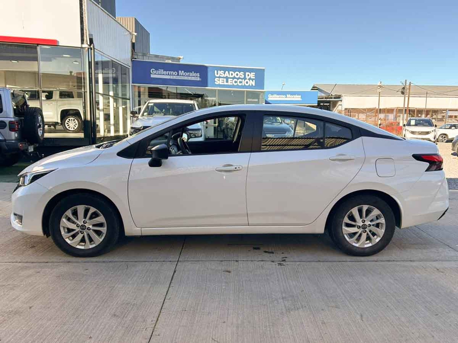NISSAN VERSA MT 1.6 2024 - Imagen 15 de 16
