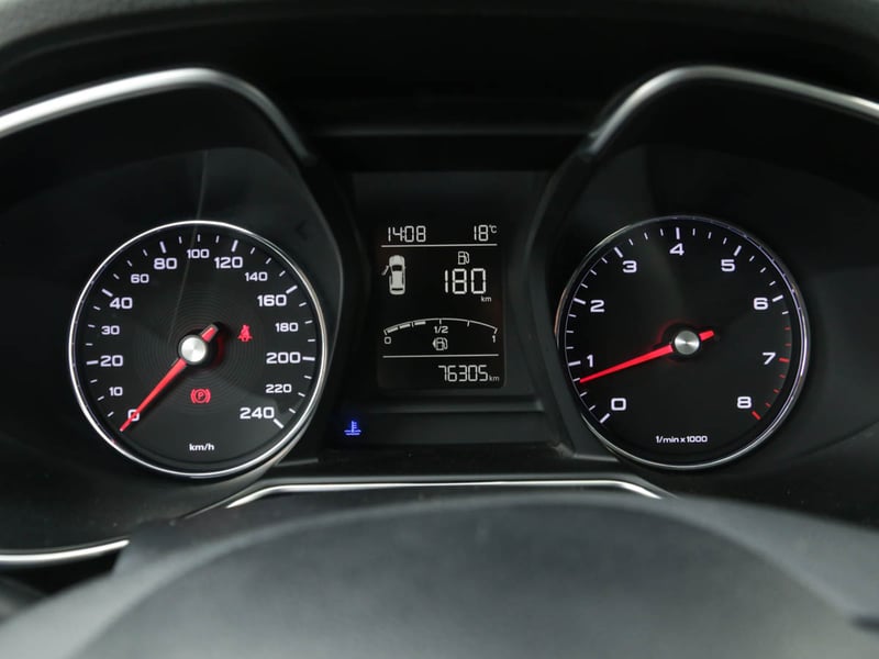 MG MG6  1.5T  MT  DLX 2022 - Imagen 5 de 8