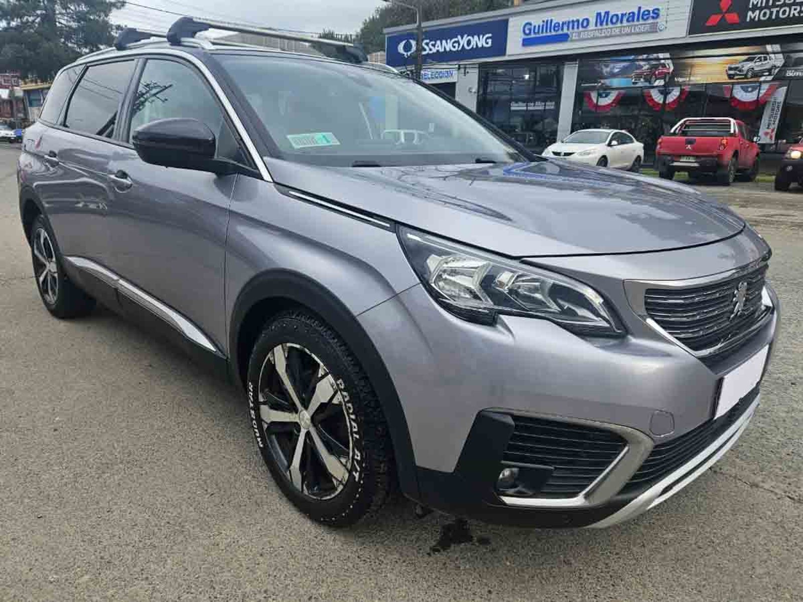 Peugeot 5008 ALLURE 1.6 AUT 2018 - Foto 2 de 8