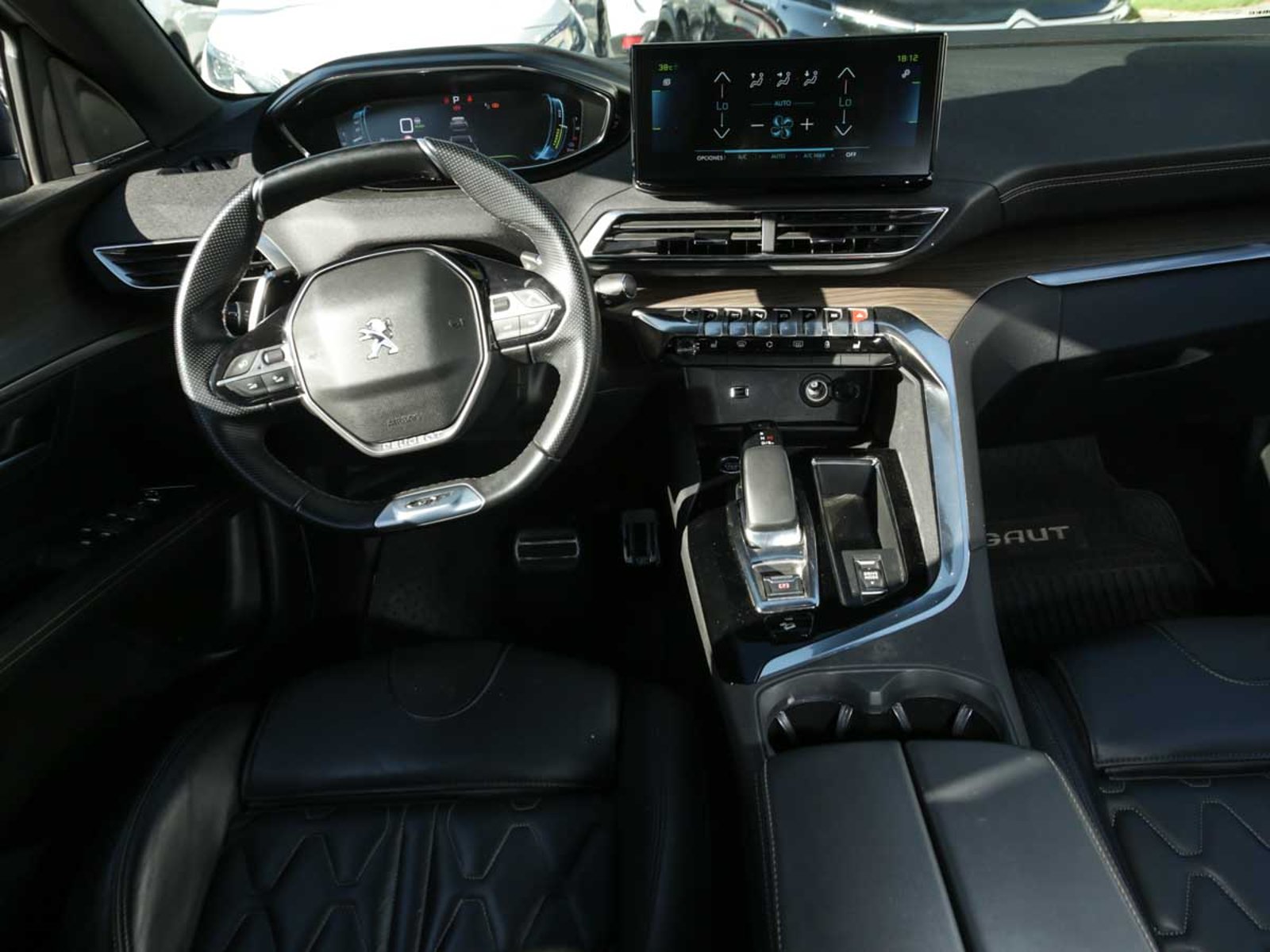 Peugeot 3008 GT HYBRID4 300 EEAT8 2022 - Imagen 12 de 20