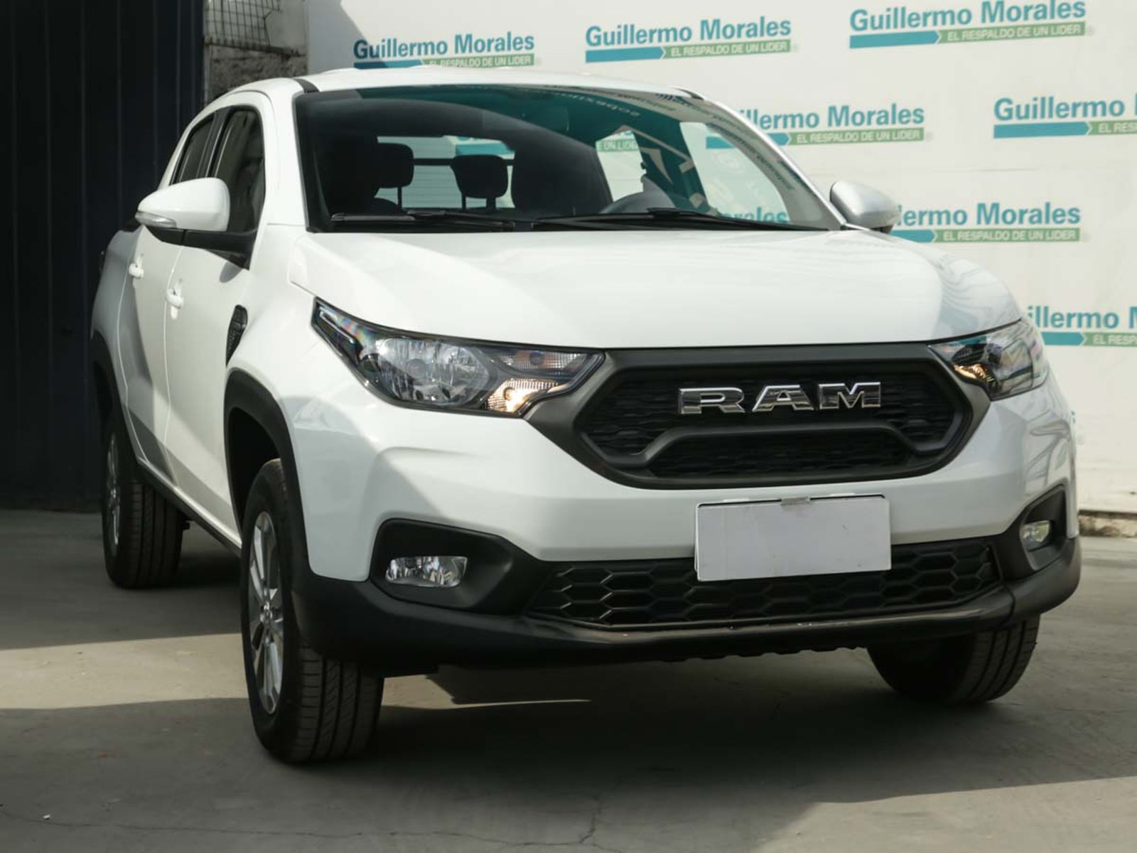 RAM 700 BIGHORN CREW CAB 1.3 MT 2026 - Imagen 3 de 14