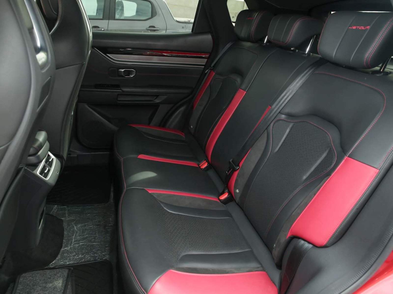Jetour DASHING 1.5L 6MT TURBO LUX FL 2024 - Imagen 16 de 16