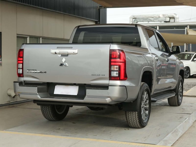 Mitsubishi L-200 DAKAR CRS AT 2.5 D/C 4X4 TD 2026 - Imagen 6 de 20