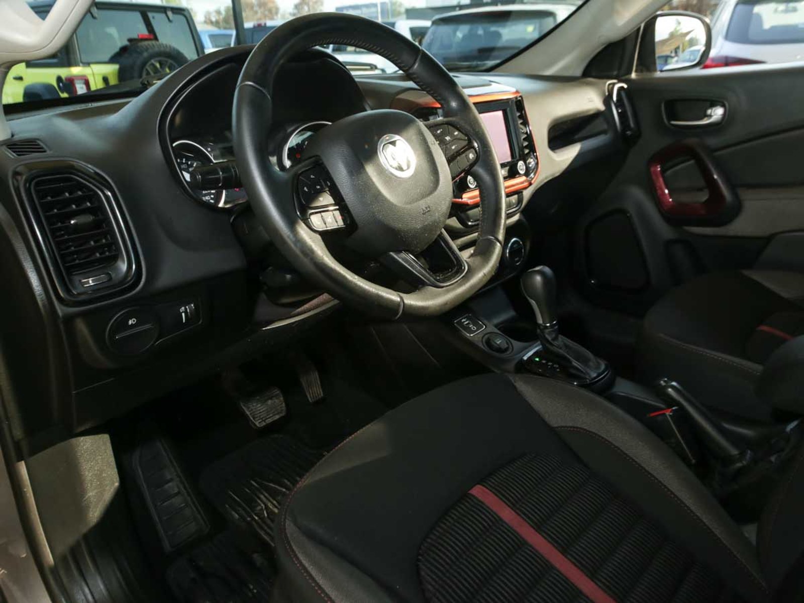 RAM 1000 BIG HORN 1.8 AUT 2021 - Imagen 6 de 8