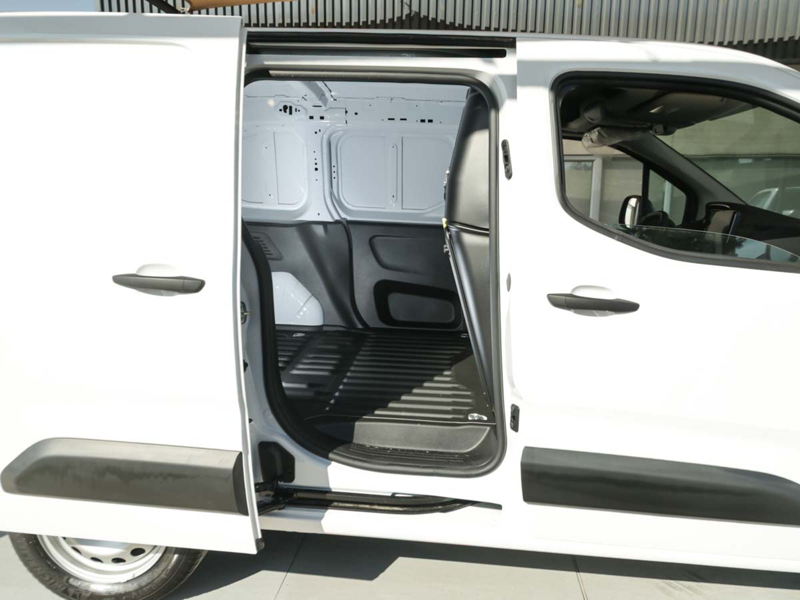 PEUGEOT PARTNER L1 1.5 2026 - Imagen 12 de 13