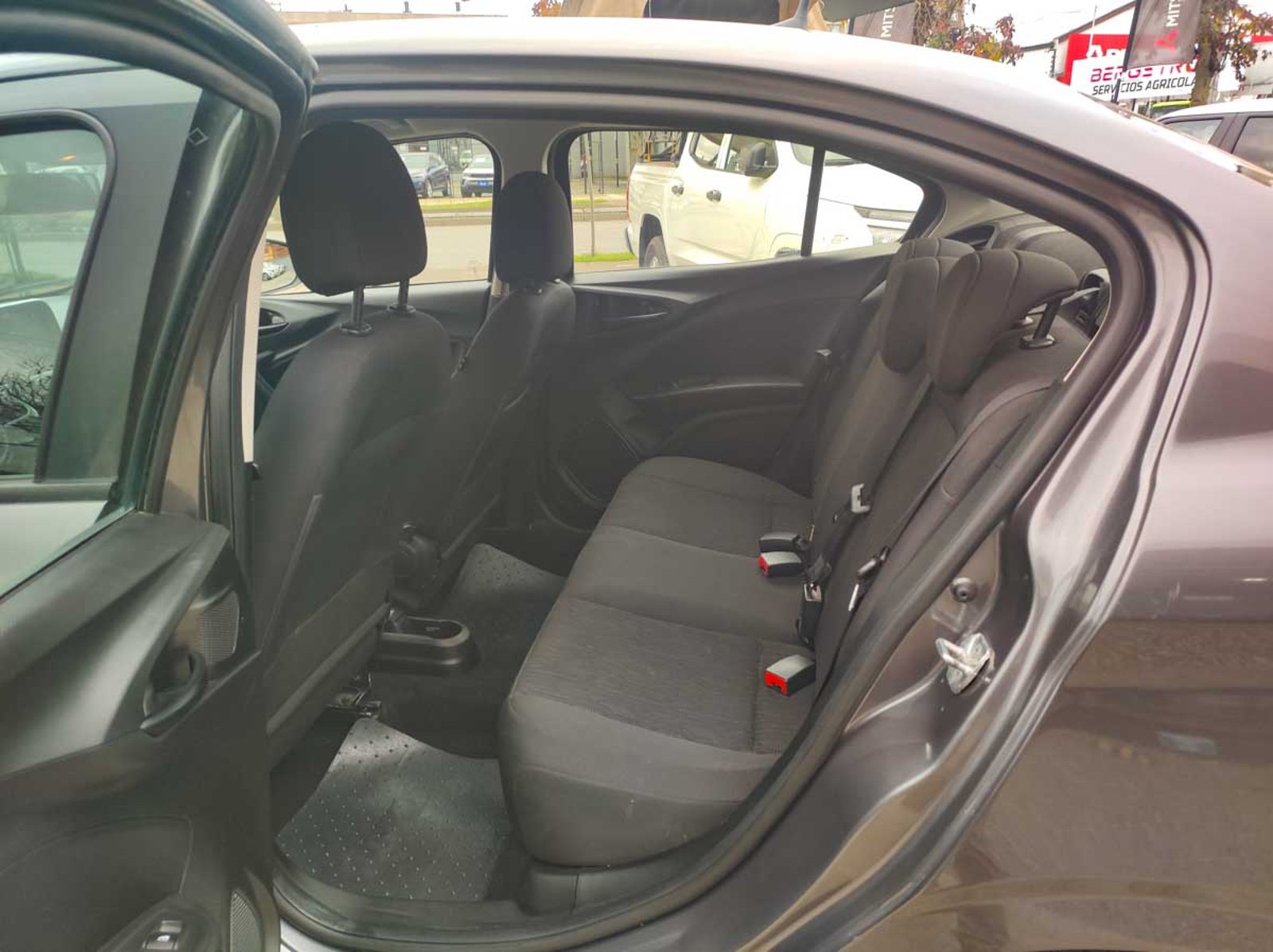 FIAT CRONOS DRIVE 1.8 AT 2022 - Imagen 7 de 8