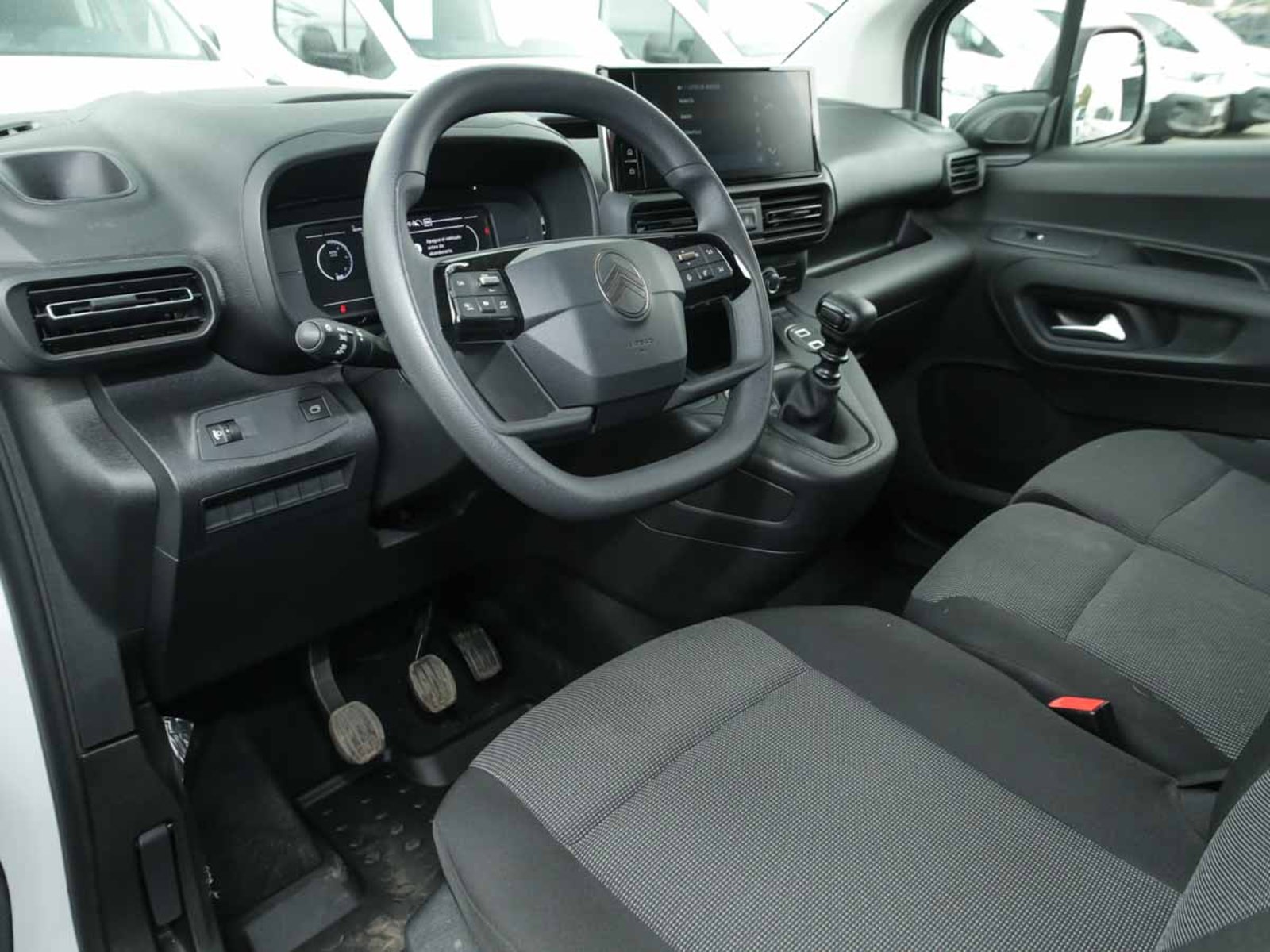 Citroën BERLINGO MCA M DIESEL 100HP MT 2026 - Imagen 6 de 8