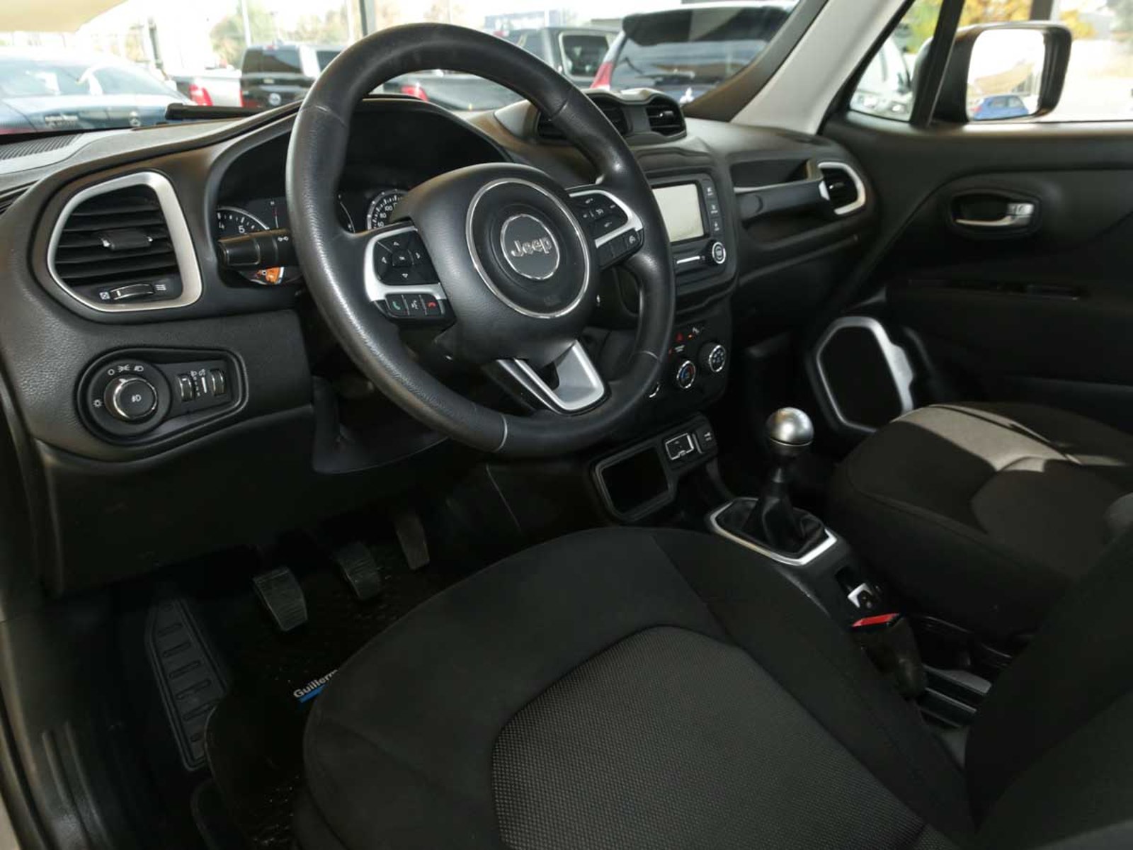 Jeep RENEGADE SPORT 4X2 LX  MT 2019 - Imagen 6 de 8