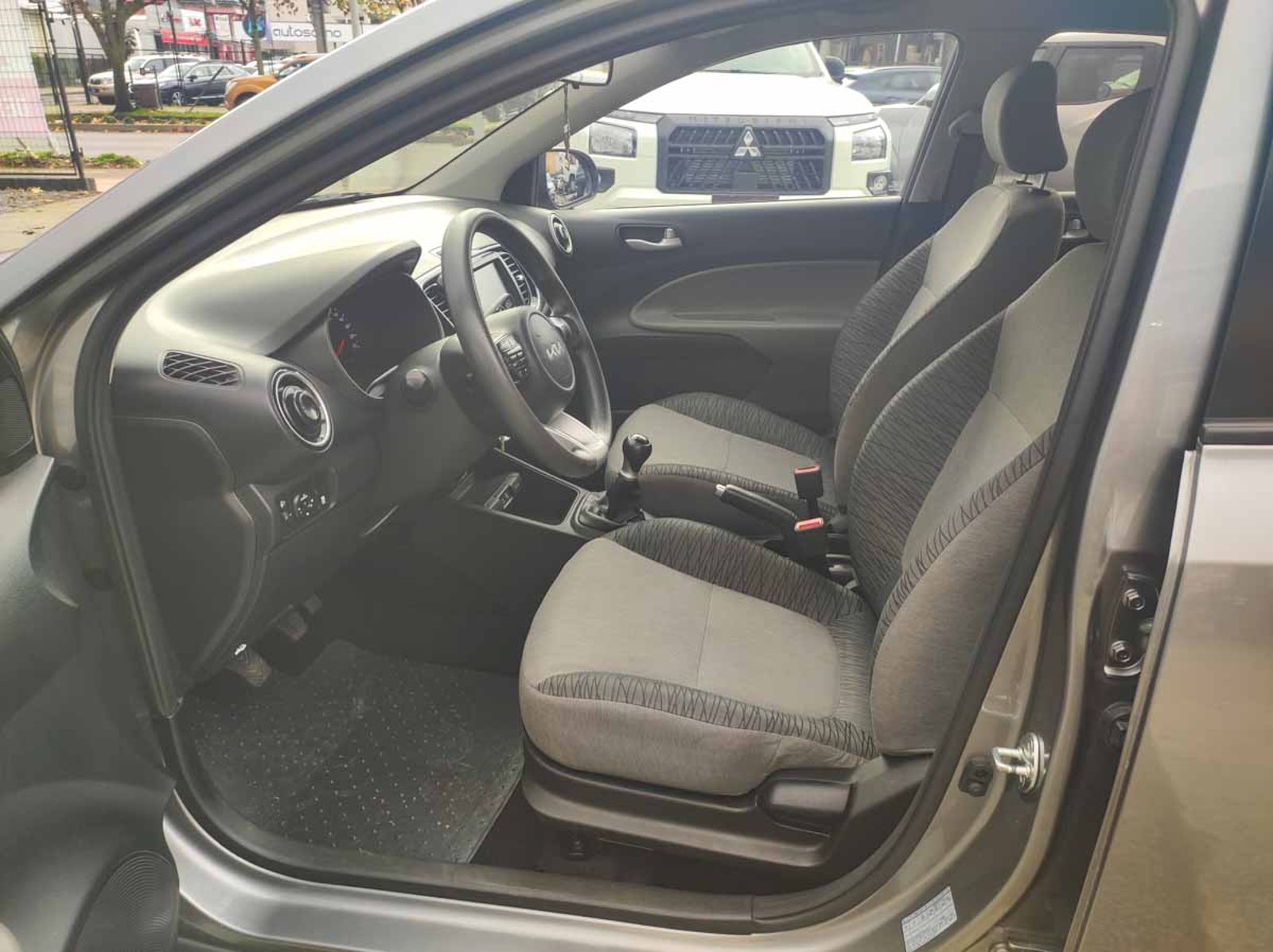 KIA MOTORS SOLUTO LX 1.4 2025 - Imagen 8 de 14