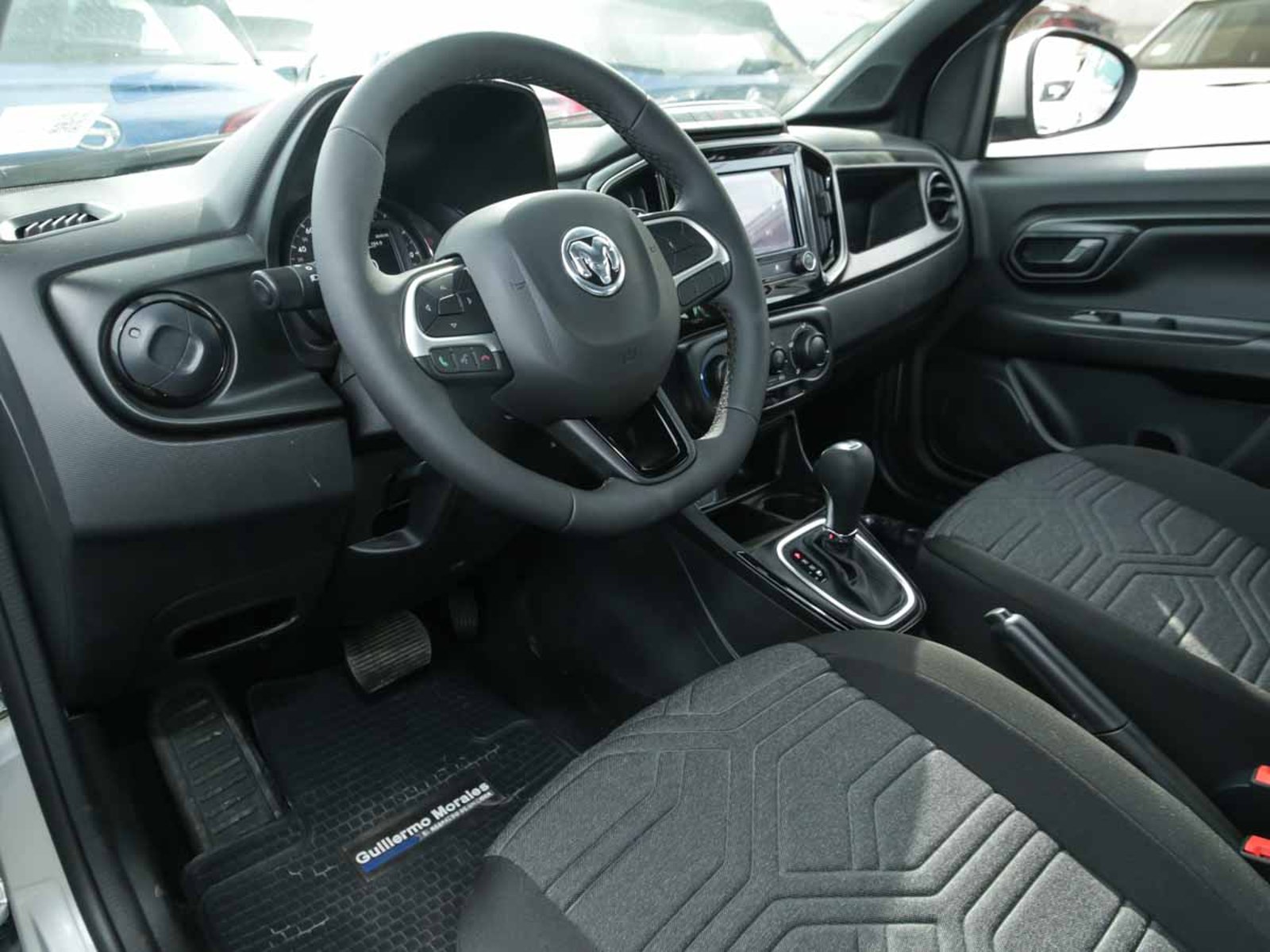 RAM 700 BIGHORN DC 1.3 CVT 6C 2026 - Imagen 9 de 14