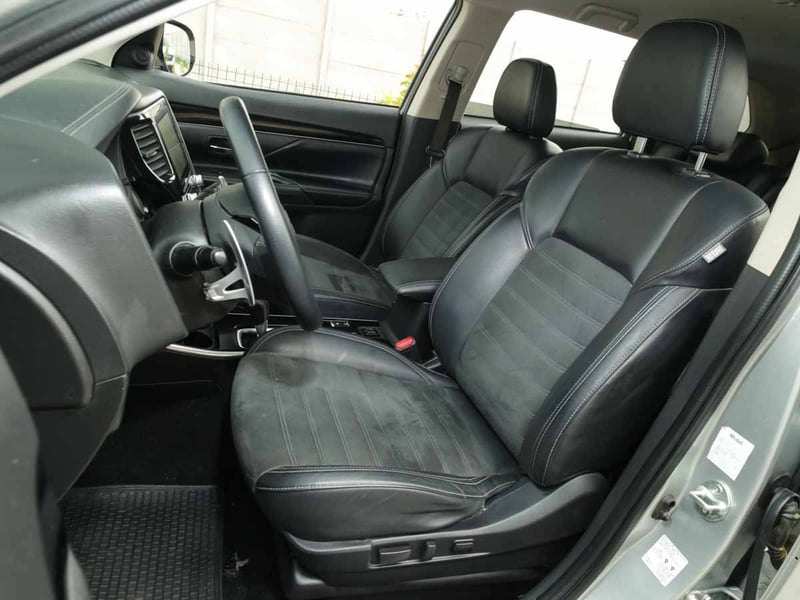 Mitsubishi OUTLANDER 2.4 4X4 GLX AUT. 2022 - Imagen 6 de 8