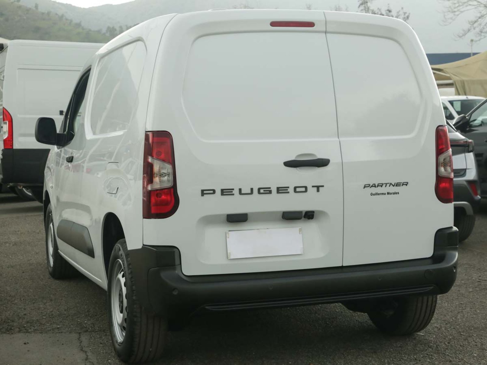 Peugeot PARTNER MCA L1 DIESEL 100HP MT 2026 - Foto 3 de 8