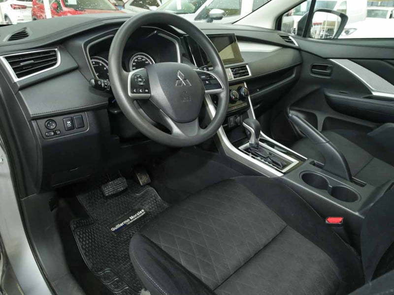 Mitsubishi XPANDER AT GLX 2024 - Imagen 6 de 9