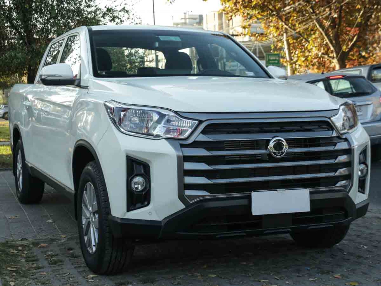 SsangYong GRAND MUSSO GLX 2.2TD 6MT 2WD 2025 - Foto 2 de 8