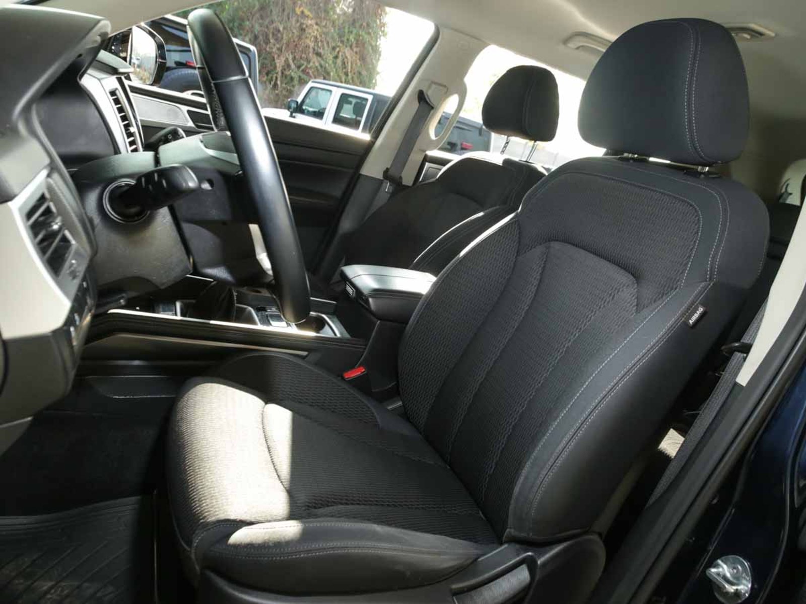 SsangYong NEW REXTON LX 2.0 T 6MT 2WD 6AB 2023 - Imagen 6 de 16
