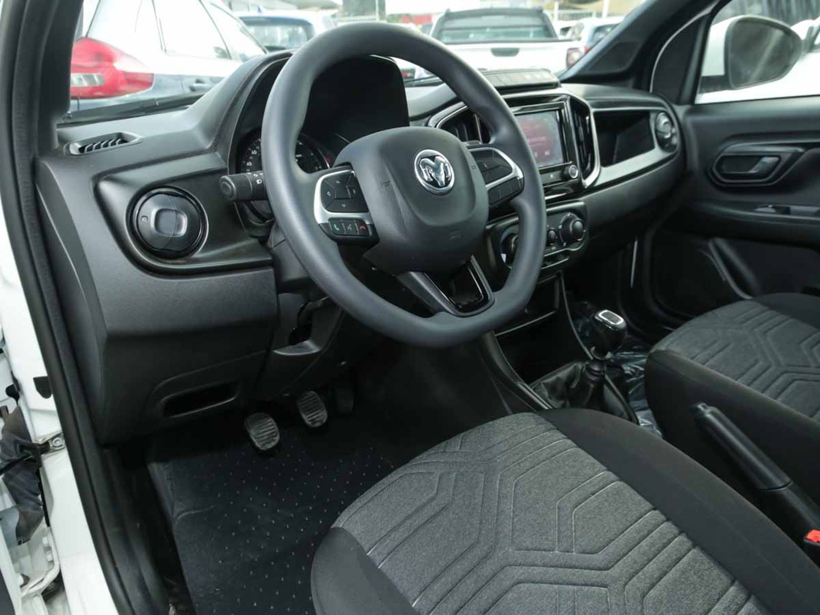 RAM 700 BIGHORN CREW CAB 1.3 MT 2026 - Imagen 9 de 14