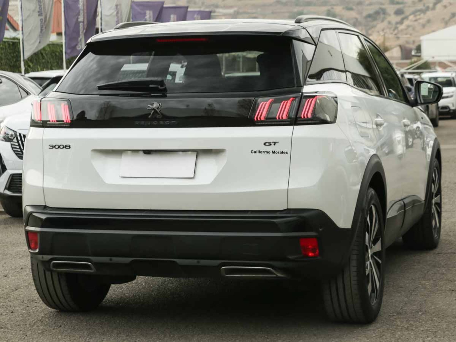 Peugeot 3008 GT Black Pack BlueHDi 130 EAT8 2024 - Foto 4 de 8