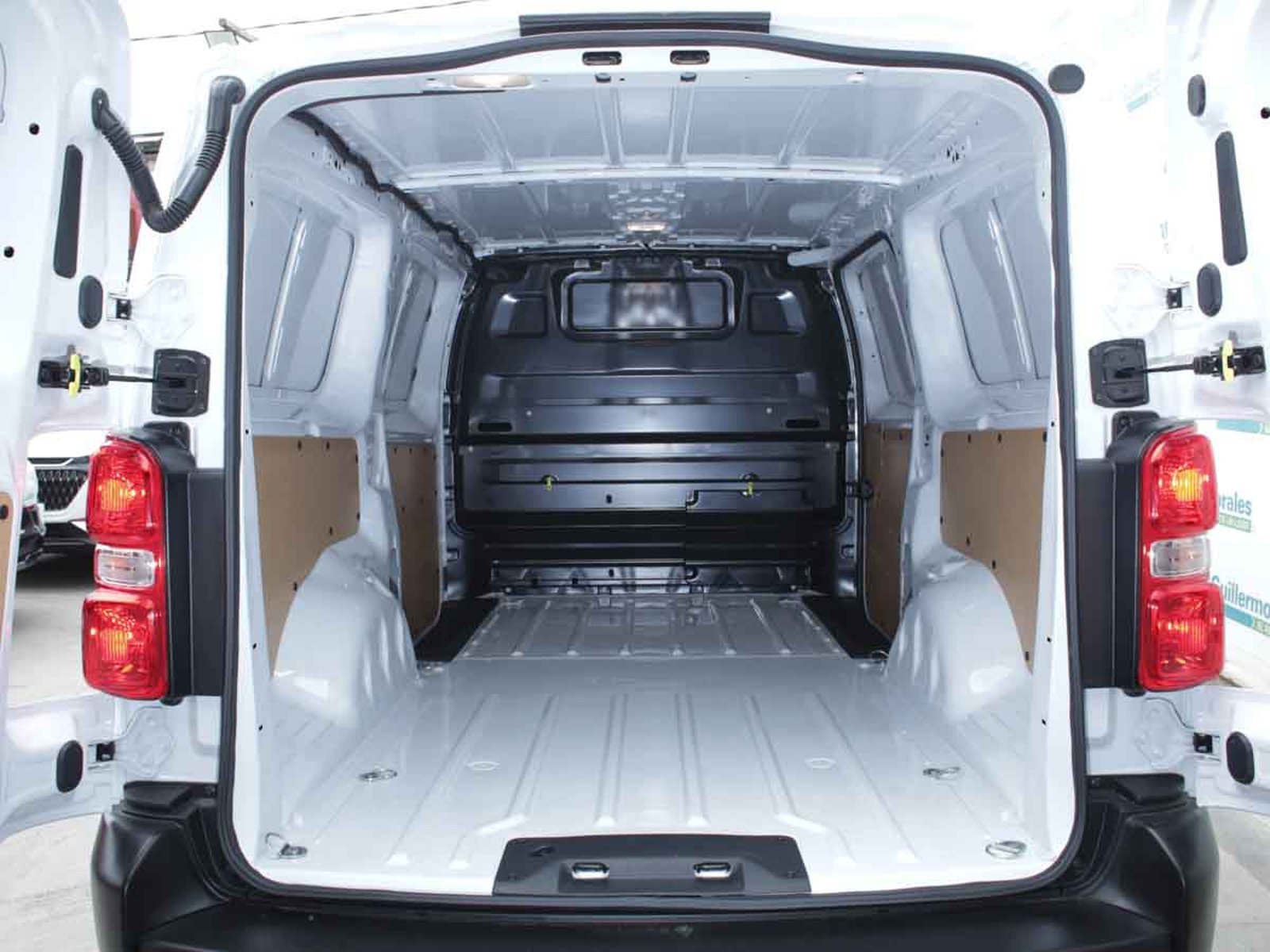 Peugeot EXPERT MCA L3 DIESEL 145HP MT 2026 - Imagen 6 de 6