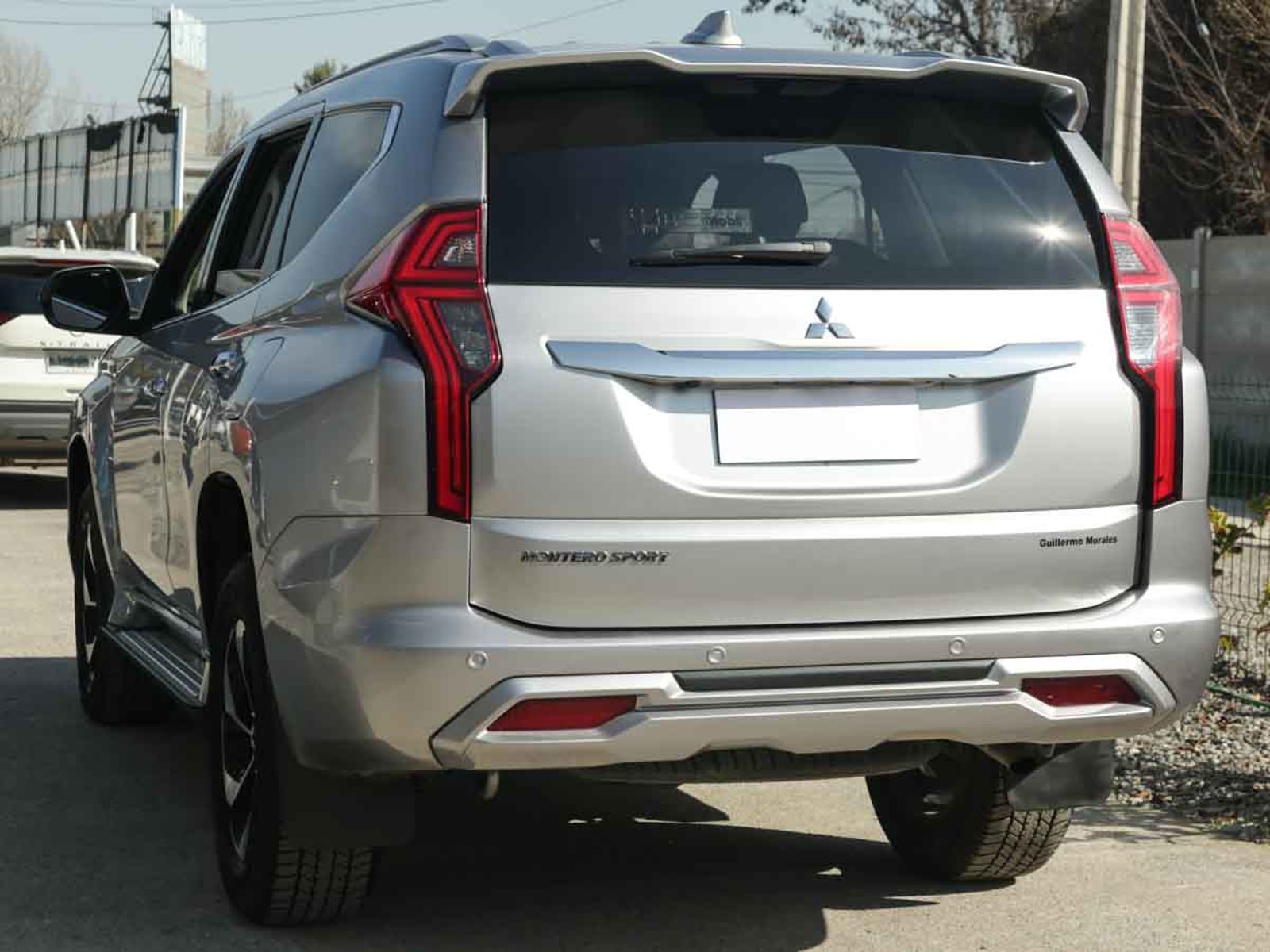 Mitsubishi MONTERO SPORT 3.0 2WD AT 2024 - Foto 3 de 8