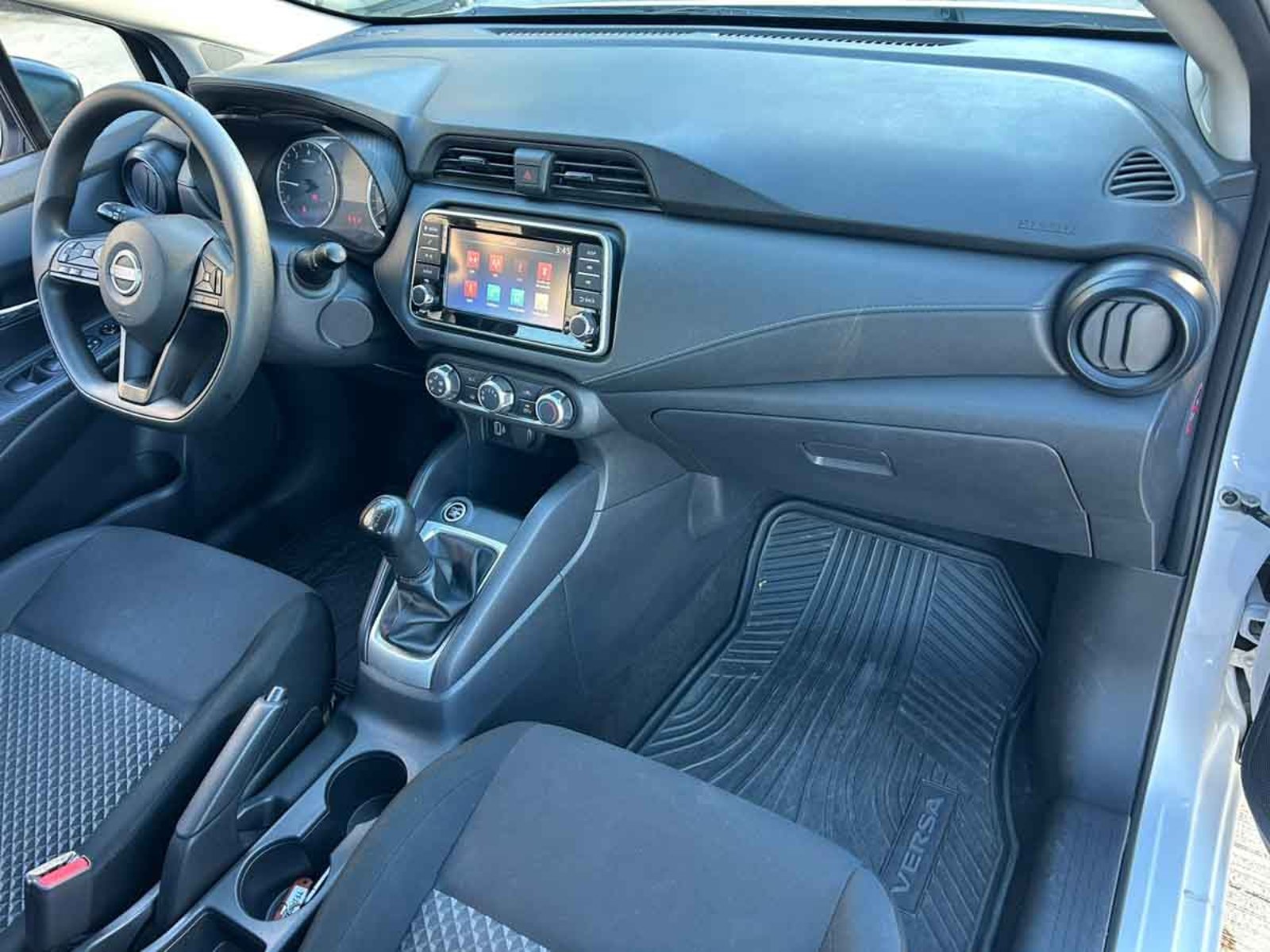Nissan VERSA MT 1.6 2024 - Imagen 7 de 8