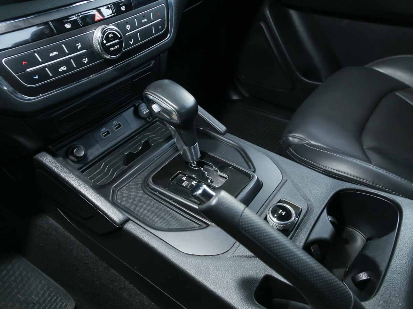 SSANGYONG GRAND MUSSO LIMITED 2.2TD 6AT 4WD 2024 - Imagen 10 de 15