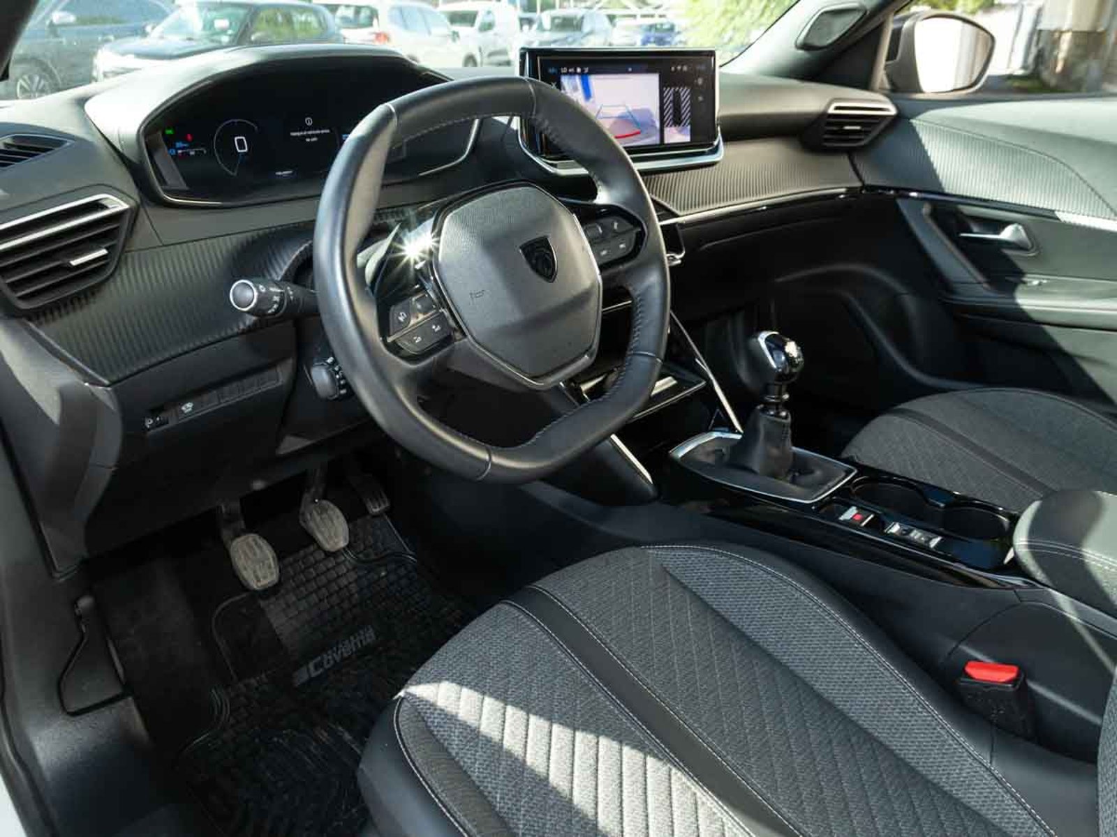 Peugeot NUEVO 2008 ALLURE PURETECH 130 2025 - Imagen 6 de 8