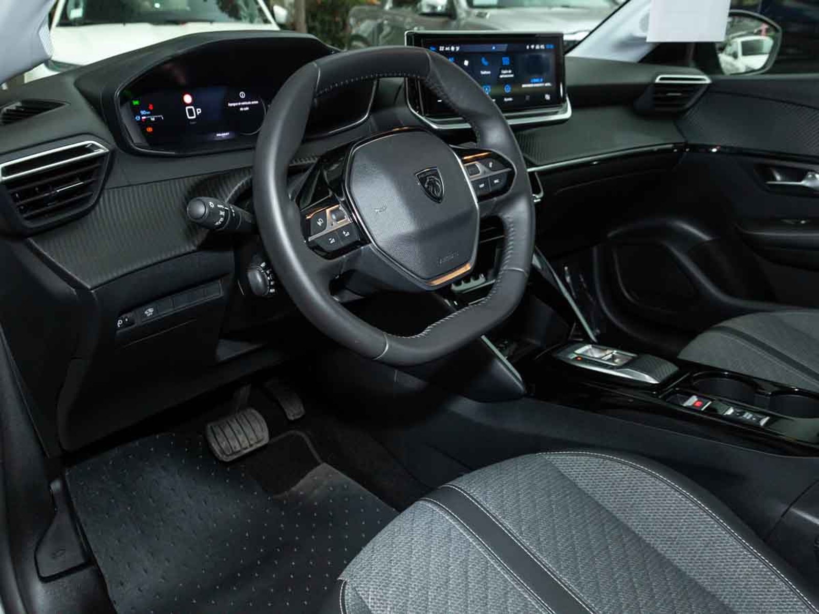 Peugeot 208 MCA ALLURE HYBRID 136HP AT 2026 - Imagen 6 de 8