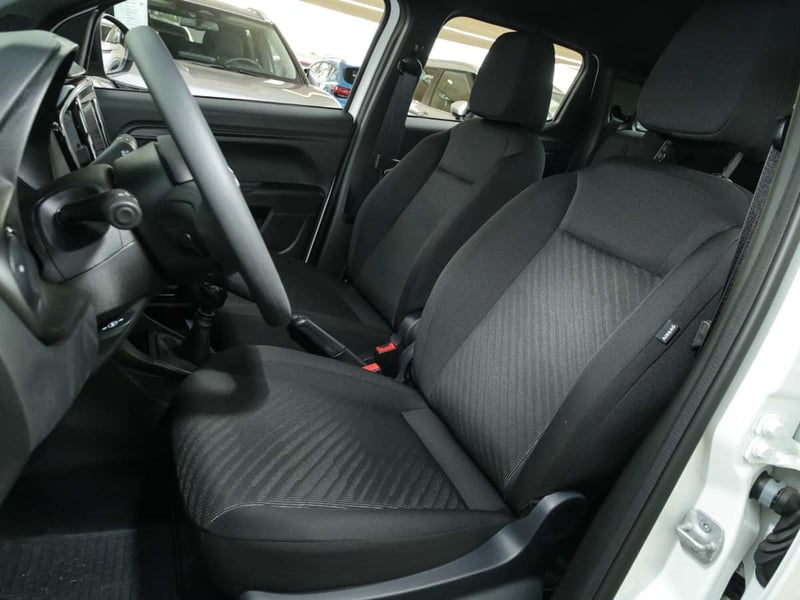RAM 700 SLT CREW CAB 1.3 MT 2026 - Imagen 7 de 8