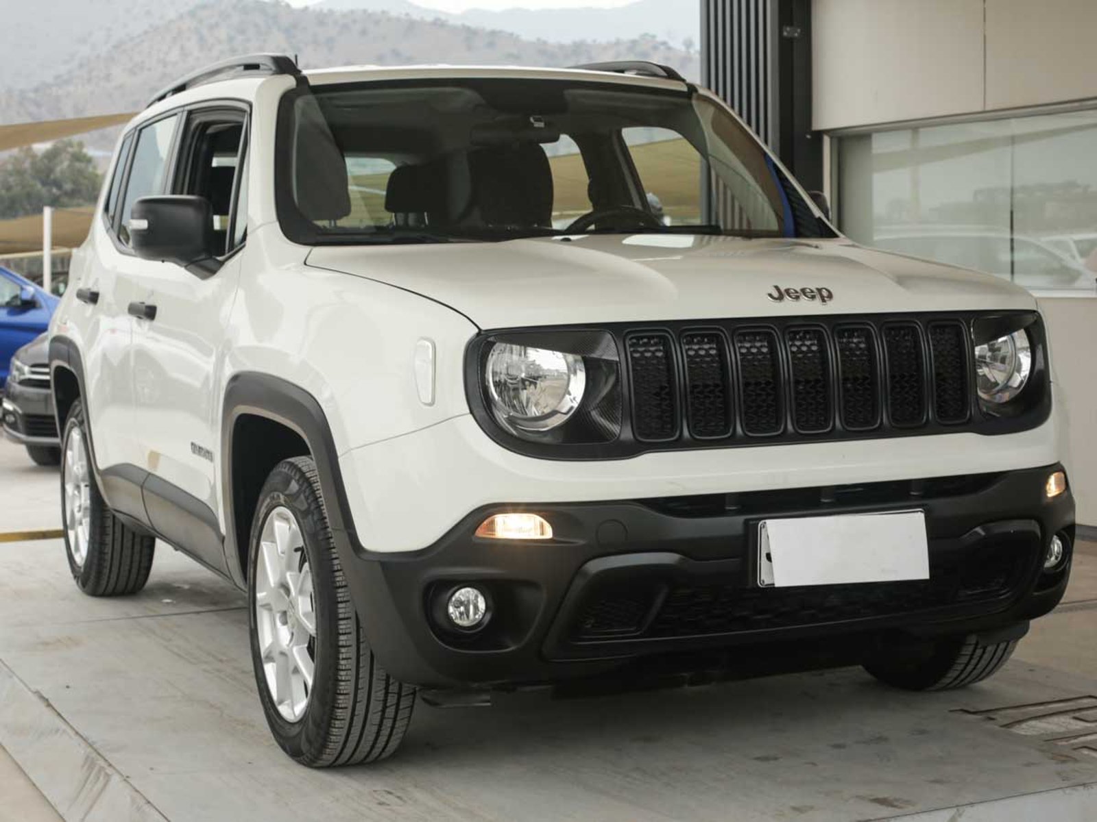 Jeep RENEGADE SPORT 4X2 LX AT 2023 - Foto 2 de 8