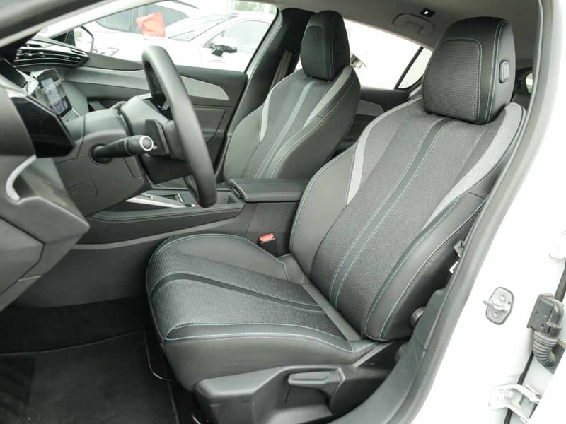 Peugeot 308 Allure Puretech 130 EAT8 2026 - Imagen 7 de 8