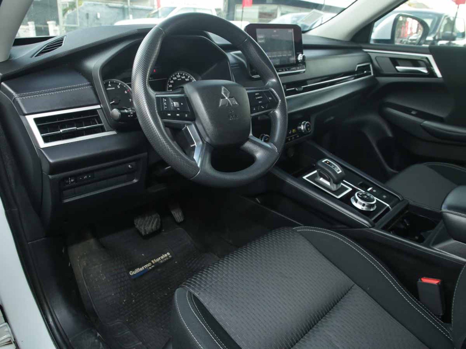 Mitsubishi OUTLANDER GL 2.5 AUT 2023 - Imagen 6 de 8