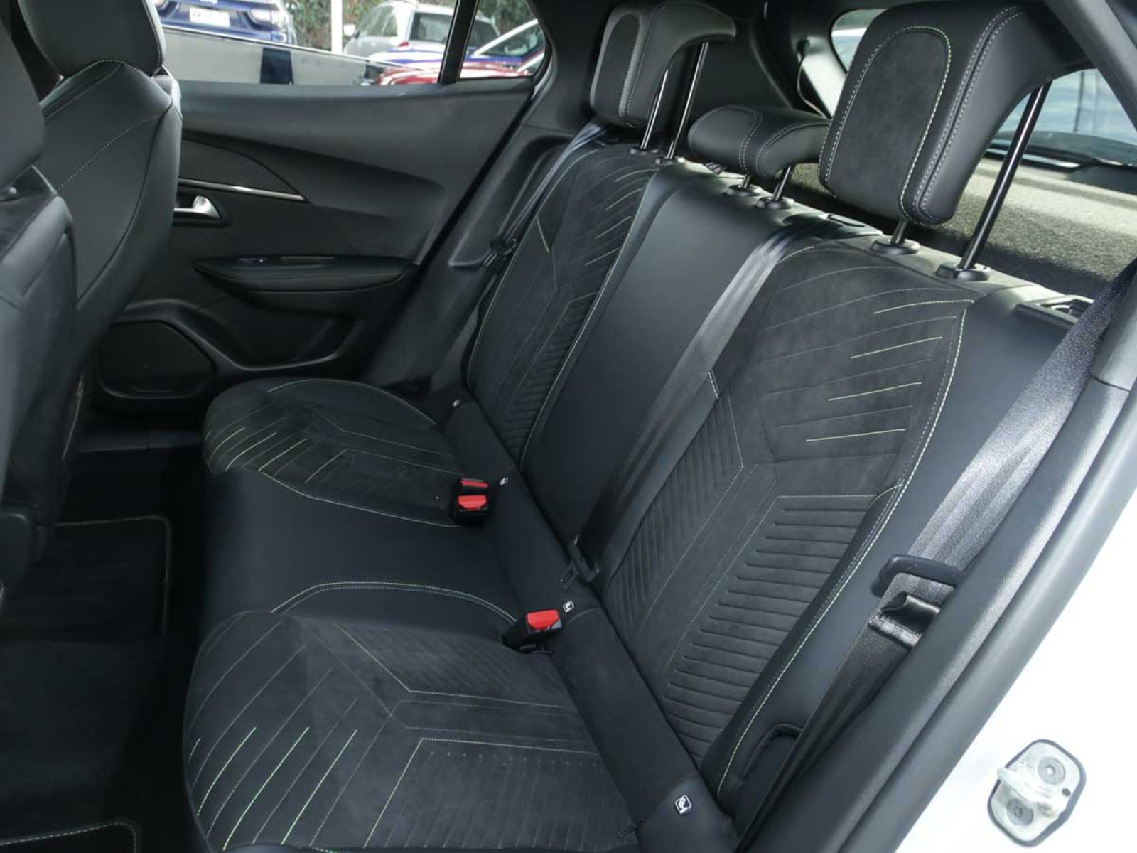 Peugeot 2008 MCA GT BLUEHDI 130 EAT8 2024 - Imagen 8 de 8