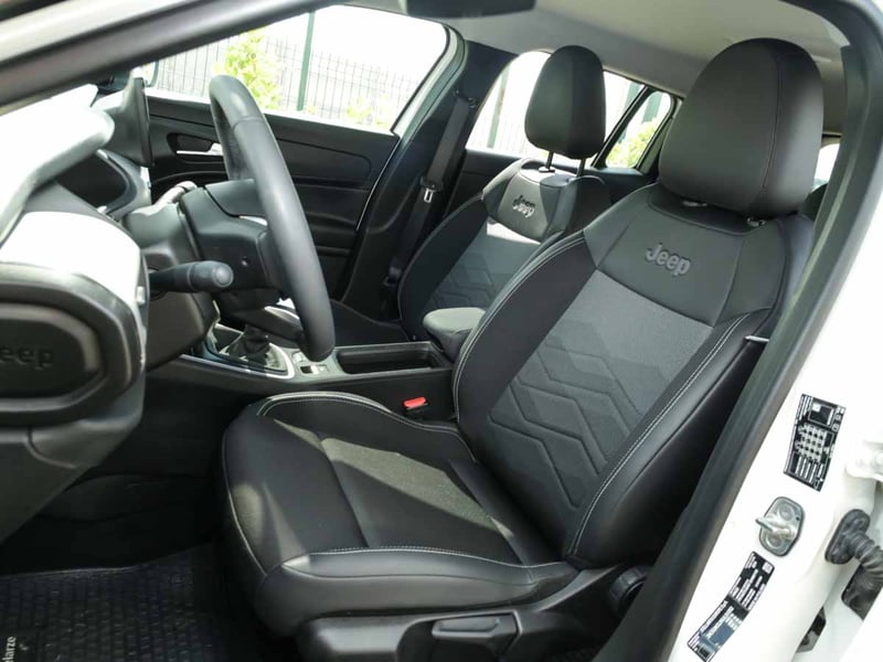 Jeep AVENGER ALTITUDE SUMMIT 1.2 AUT 2025 - Imagen 7 de 8