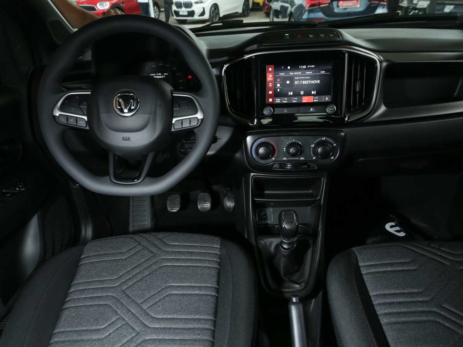 RAM 700 BIGHORN CREW CAB 1.3 MT 2026 - Imagen 13 de 14