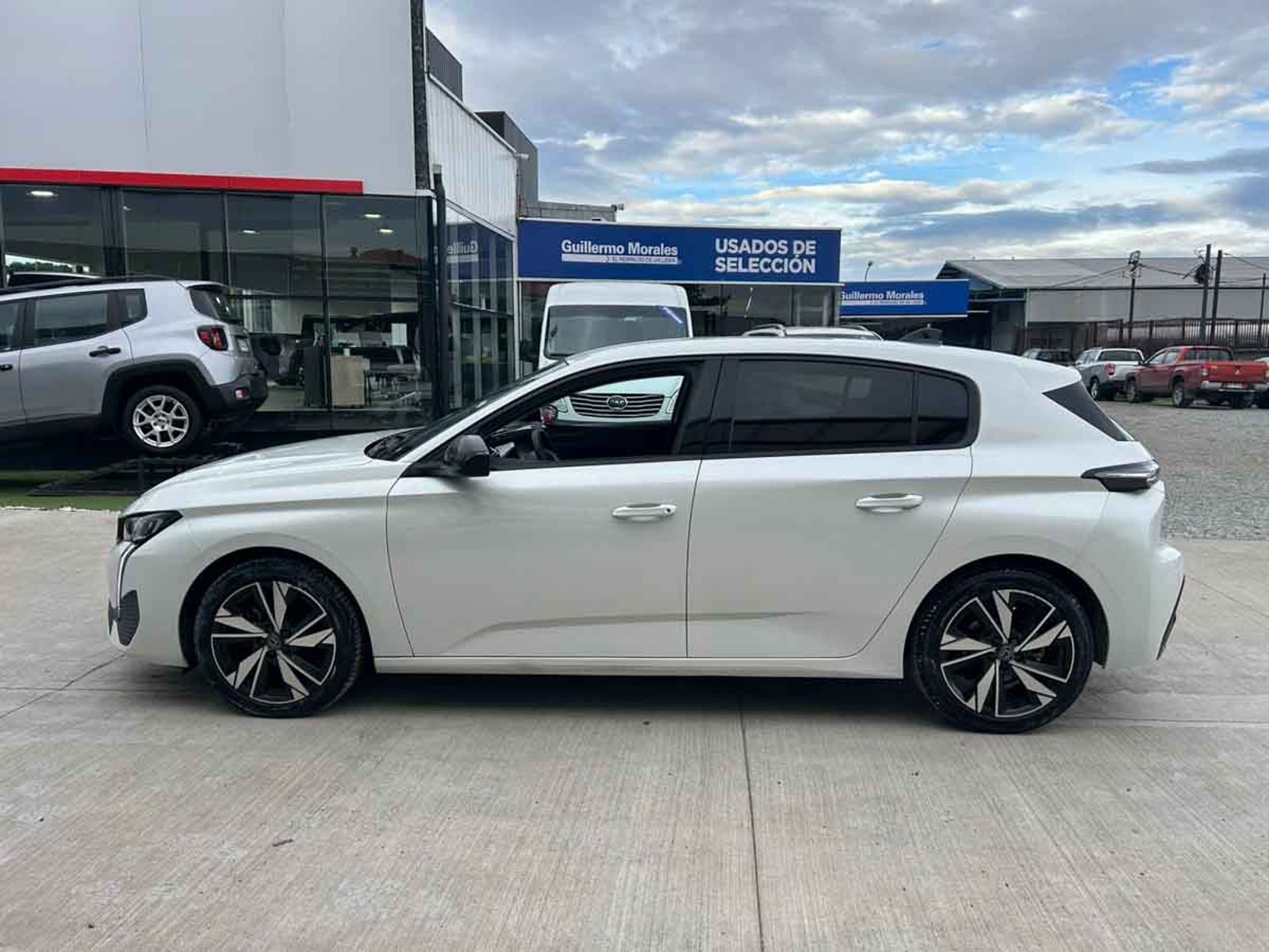 Peugeot 308 ACTIVE PACK 1.2 PURETECH 110HP 2024 - Imagen 15 de 20
